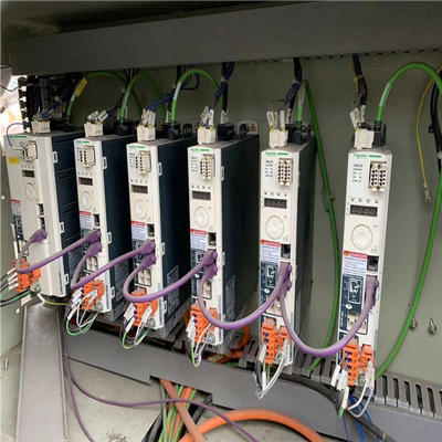 施耐德ATV32系列变频器15Kw atv32hu15n4议价