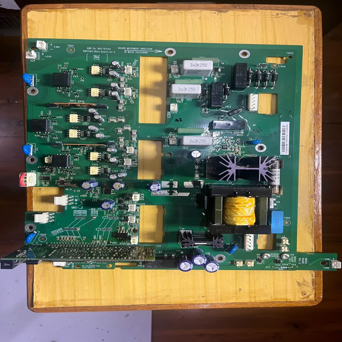 议~RINT-5611C ABB800变频器电源驱动板 成色9.