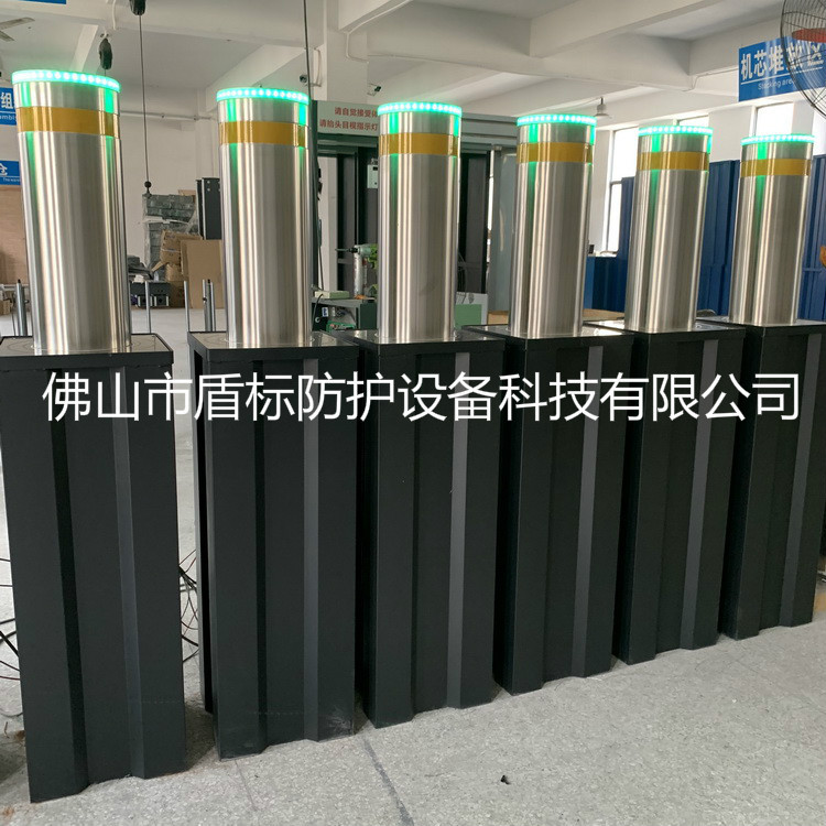 不锈钢伸缩液压挡车路阻器带灯