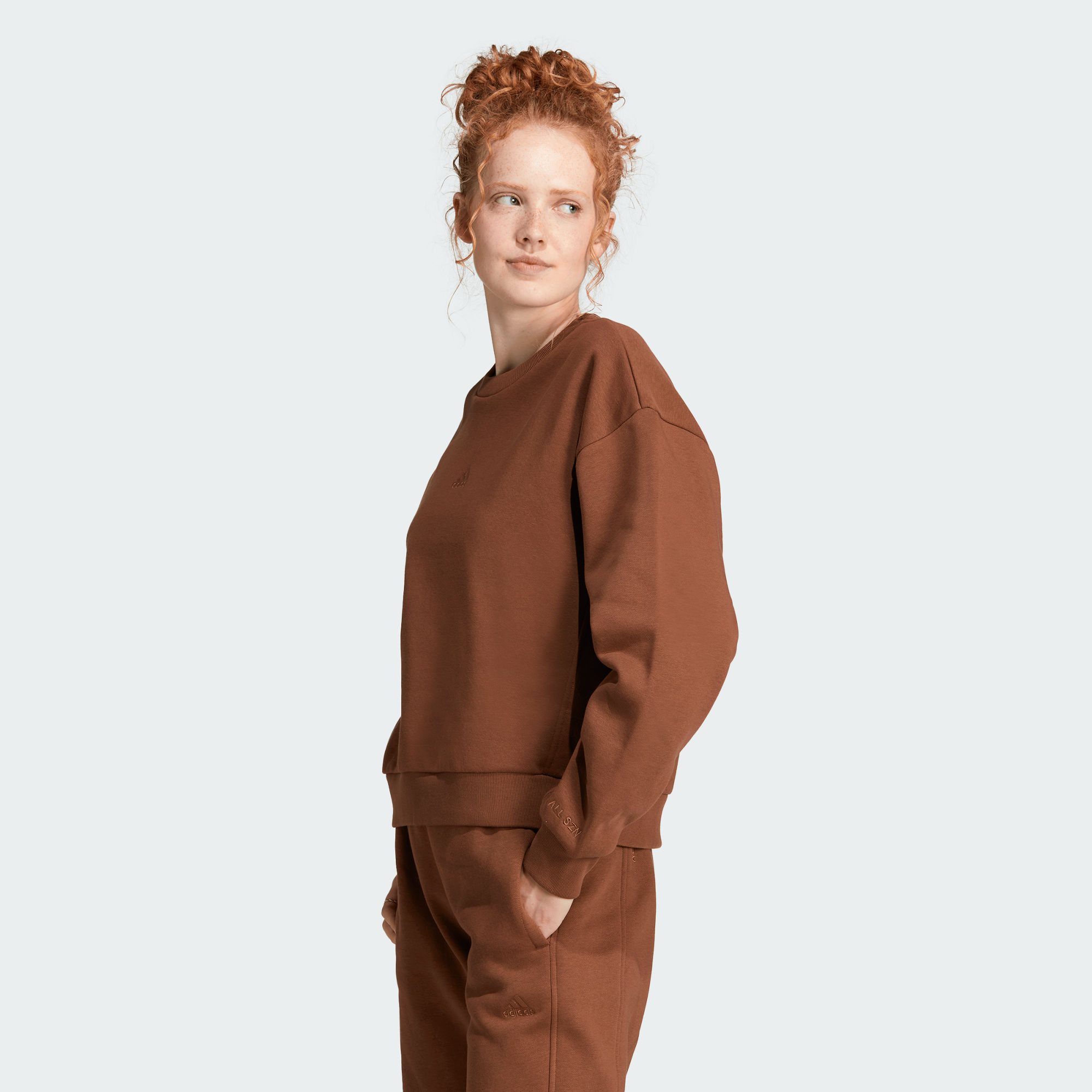 Adidas/阿迪达斯 女子运动休闲宽松圆领卫衣套头衫 IM0307