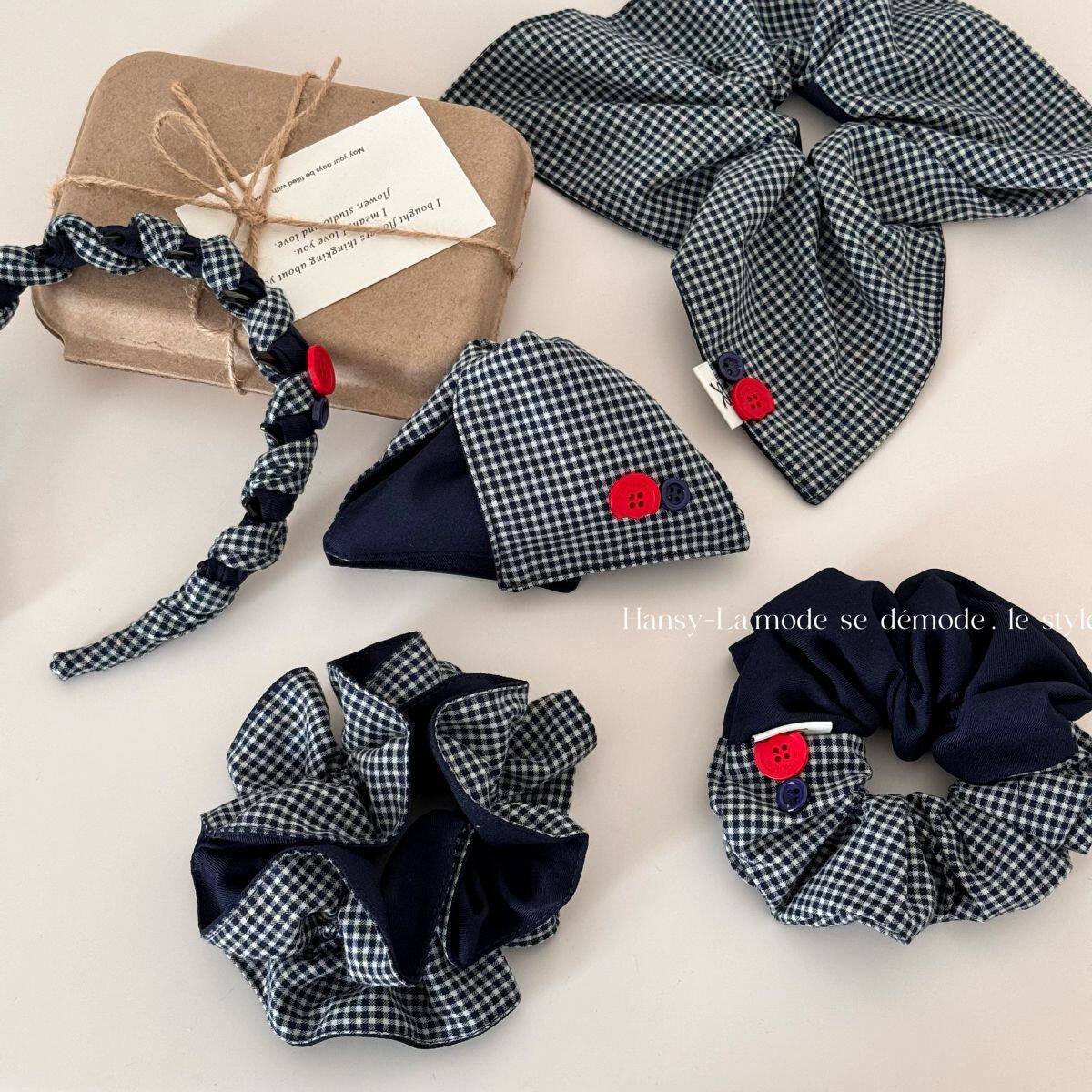 红蓝纽扣组合藏青格纹布艺发夹拼色蝴蝶结三角抓夹盘发鲨鱼夹大号