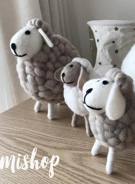 北欧都市系列手工毛线绵羊家庭组合家居装饰桌面层板装饰摆件
