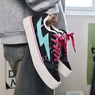 闪电鞋男款痞帅撞色板鞋2026春季休闲运动青少年潮流百搭学生鞋子