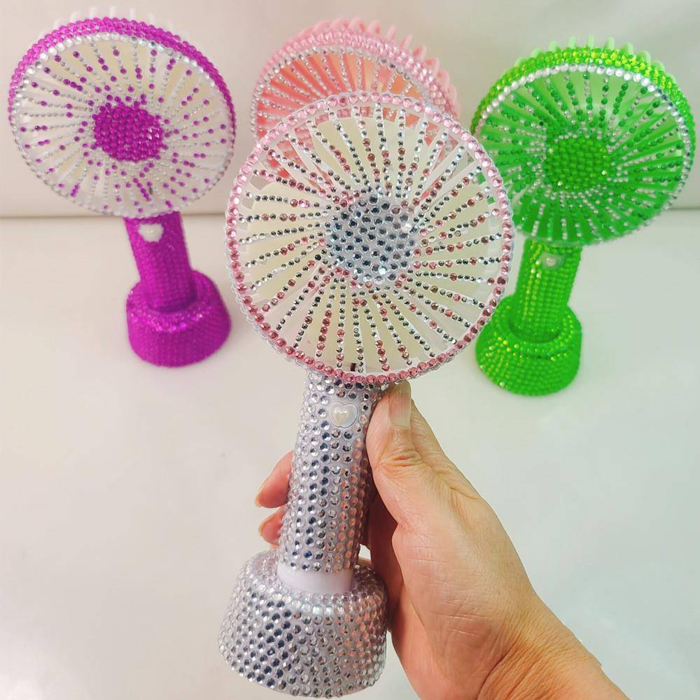 网红桌面迷你小巧风扇镶钻风扇室内空气循环扇台式手持充电风扇批