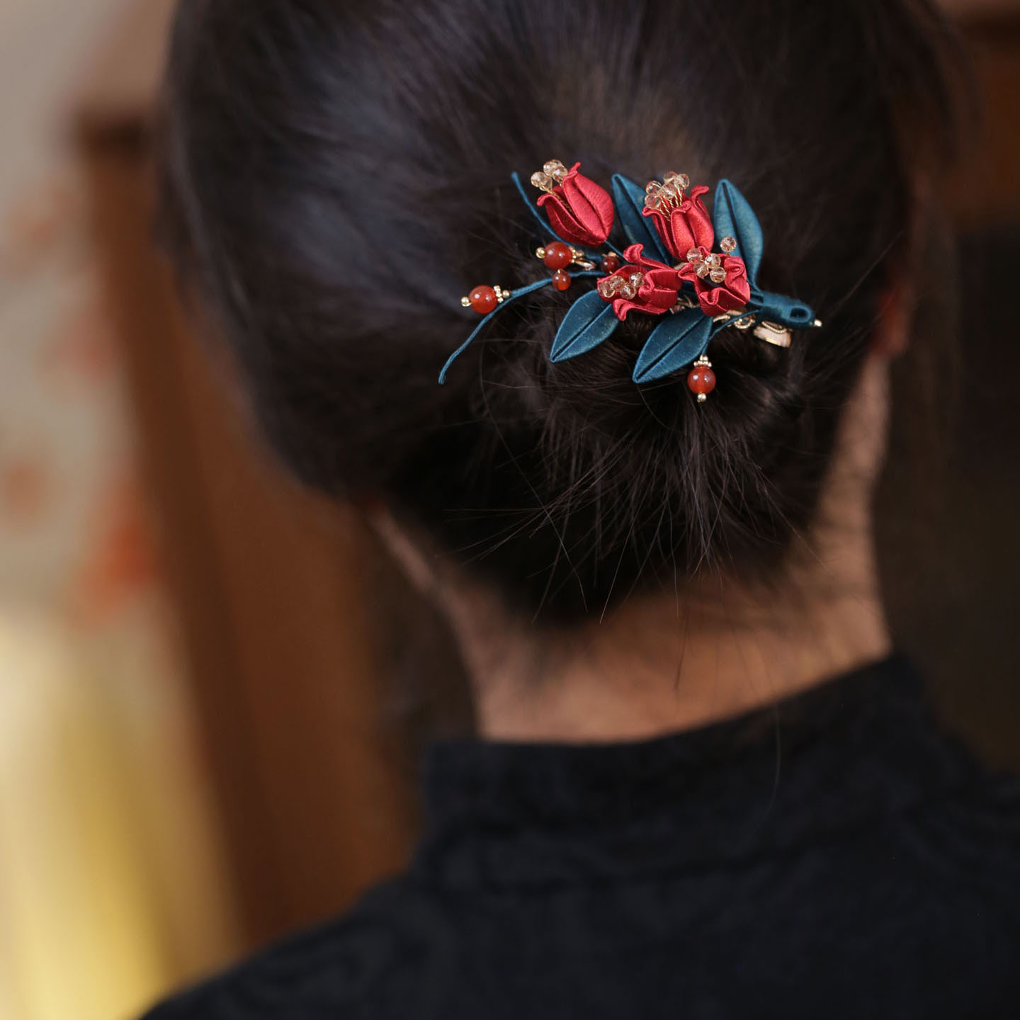 中式红色铃兰花发夹结婚头饰旗袍图片