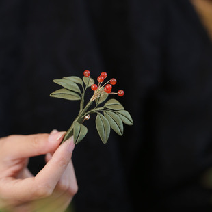 相思豆红色胸针配连衣裙缠花胸花女款2025新款衣服别针卡扣配饰品