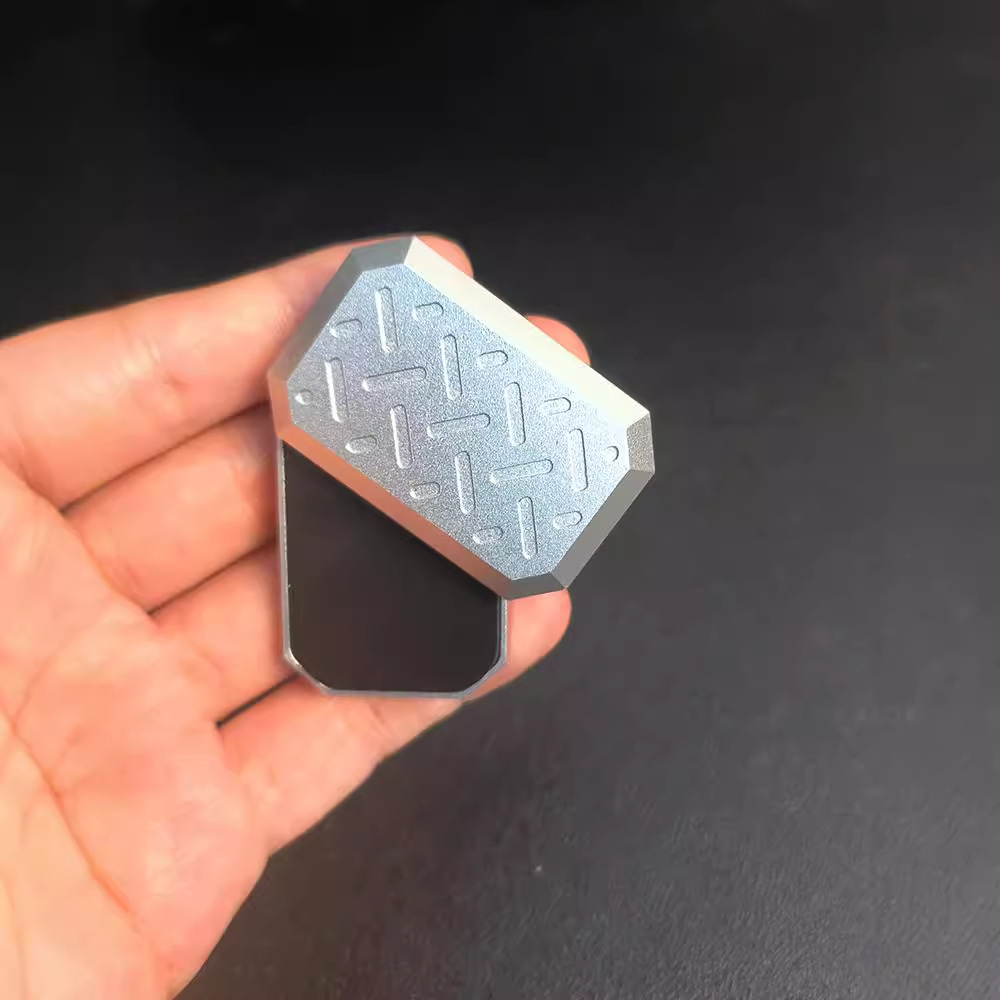 EDC无限位段落方尖碑啪啪牌