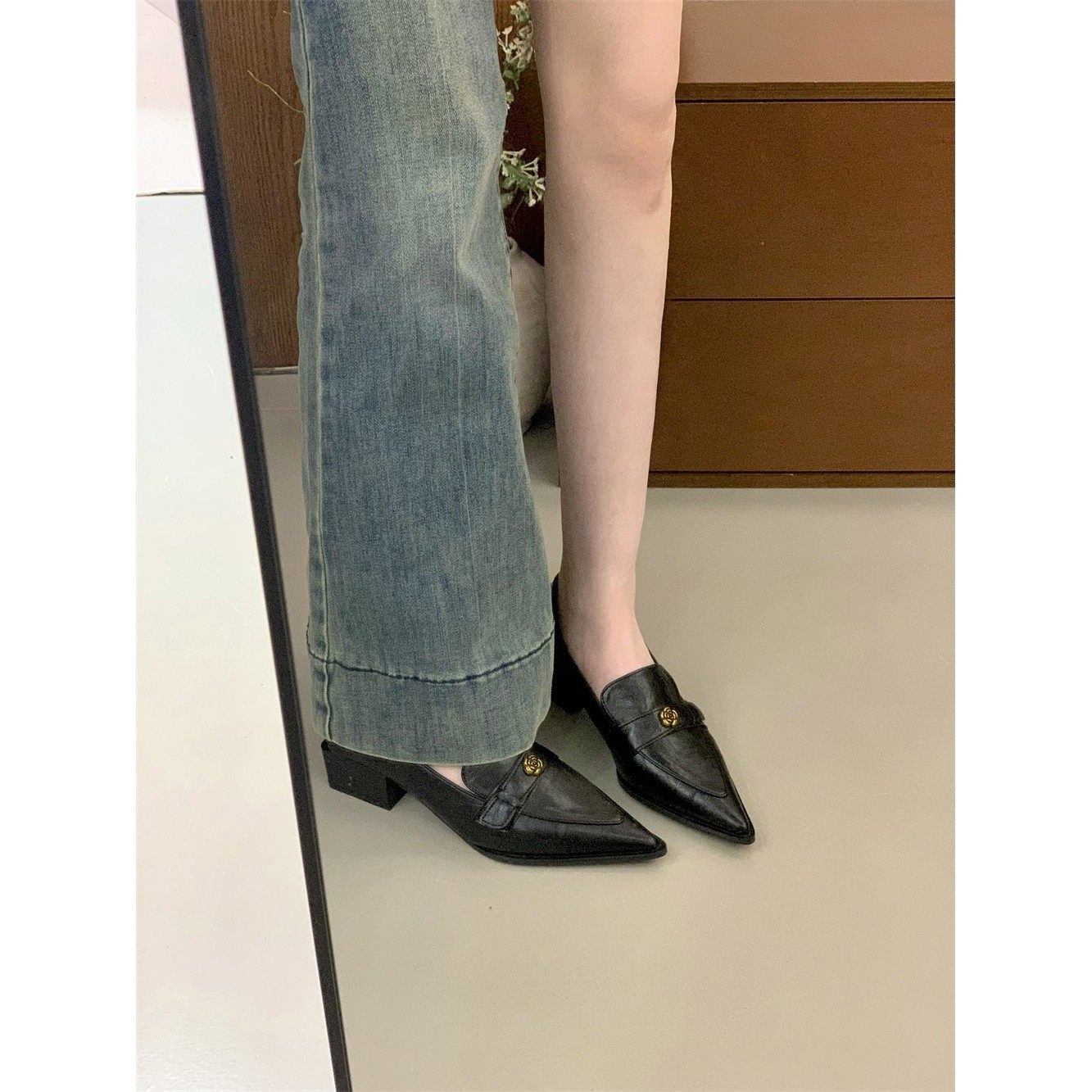 香港中跟尖头小皮鞋女秋冬2025新款粗跟深口覆古英伦风法式乐福鞋,女鞋,浅口单鞋,淘宝优惠券,粉丝福利购,淘宝优惠卷