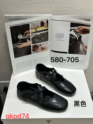 七彩青春官网正品2026新款时尚方头平底女休闲鞋580-705