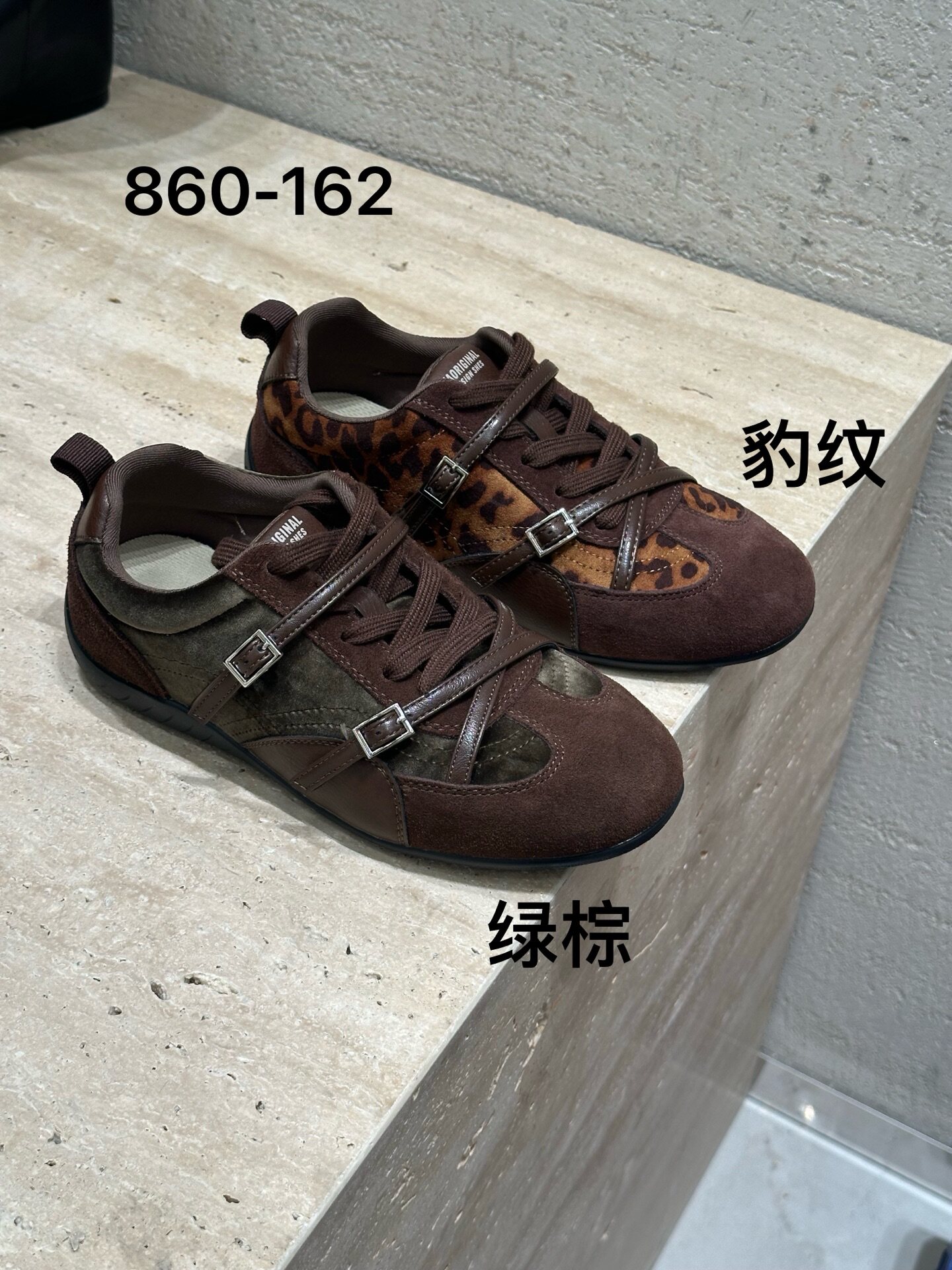 七彩青春官网正品2026新款时尚圆头平底女休闲单鞋860-162