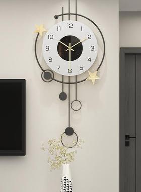 表轻奢现代简约风客厅挂YGA钟2025新墙意款高端钟餐厅创免打孔挂