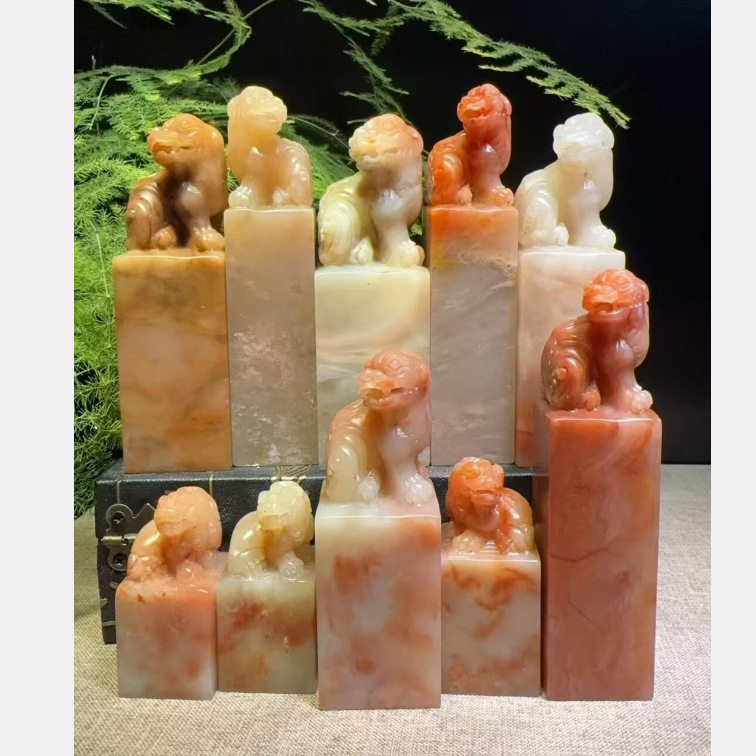 一组寿山老挝石10方正方2.5-3.1高5.3-11CM书法篆刻印章纽章配盒