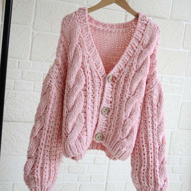 2021秋季新粉粗棒针手工勾花V领针织开衫短款毛衣麻花外套女