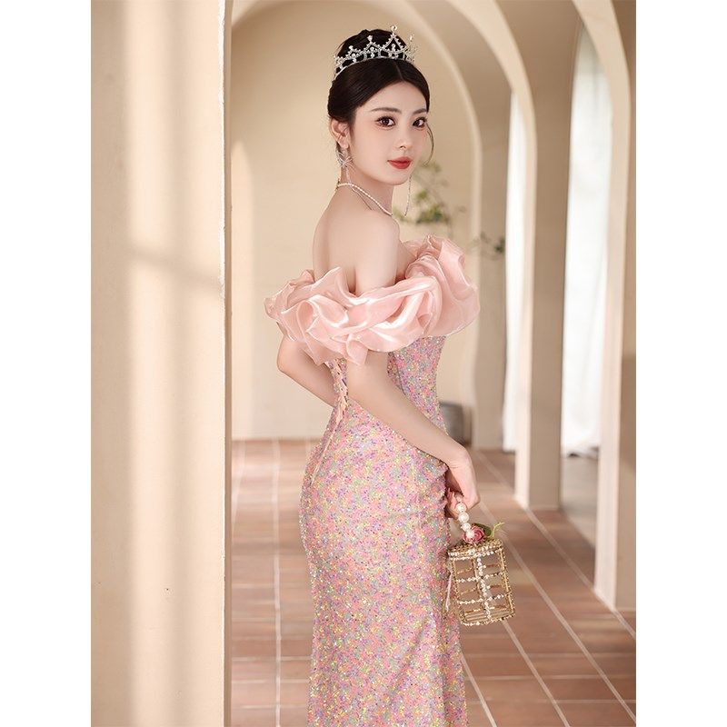 粉色一字肩晚礼服裙女宴会气质名媛鱼尾亮片主持人高级感轻奢高贵