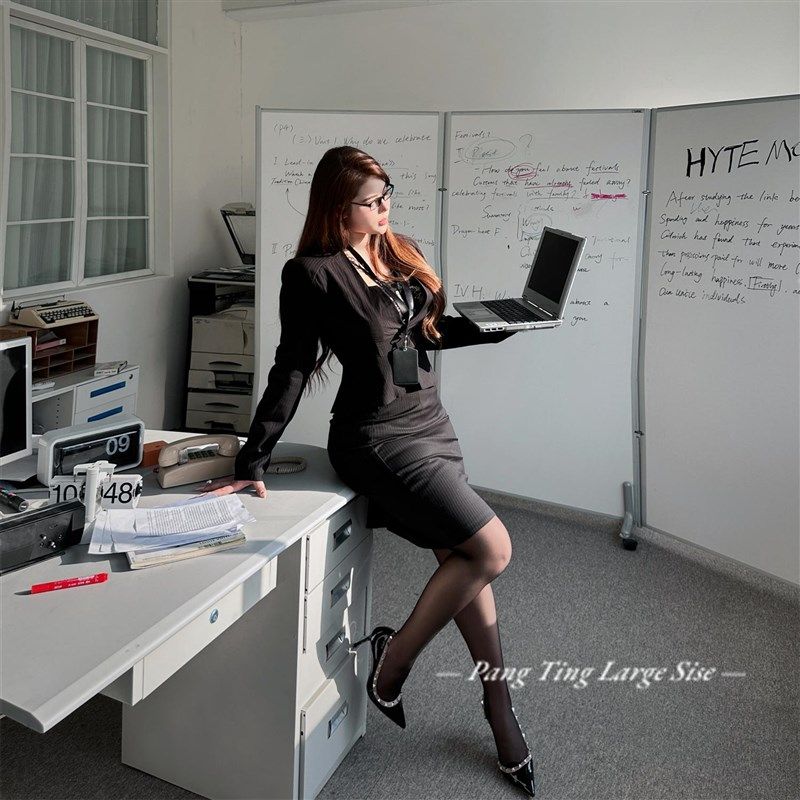 胖婷大码定制微胖mm翘班女主编海妖风收腰显瘦秋冬西服套装女