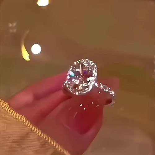 超闪鸽子蛋戒指女轻奢高级感莫桑