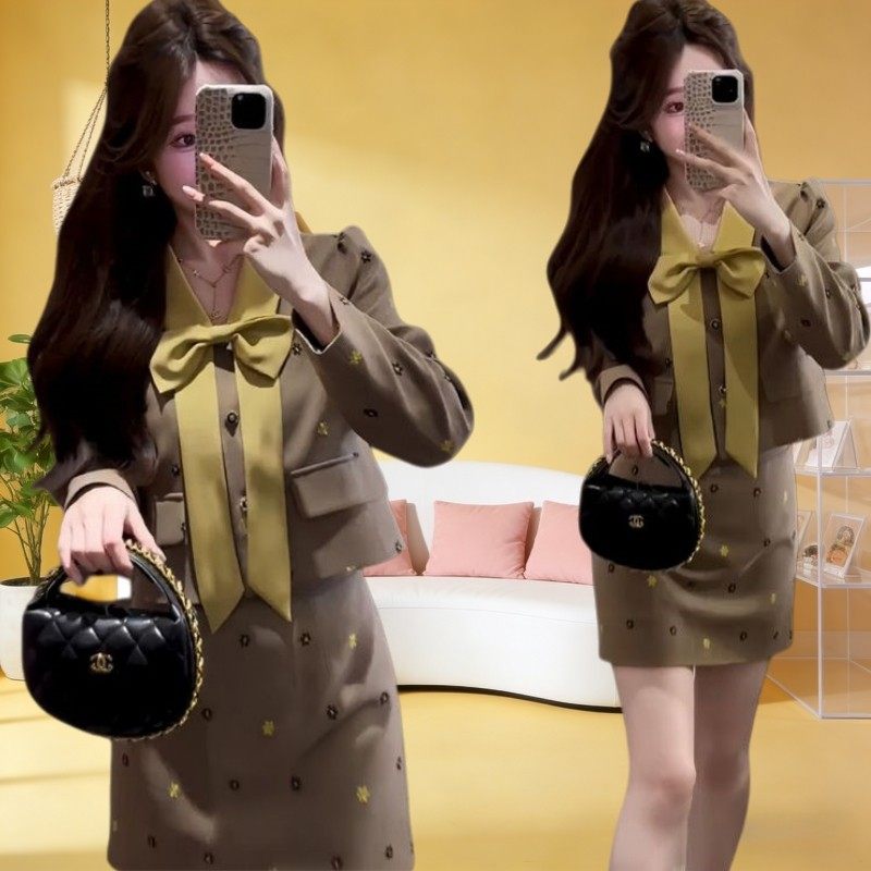 小香风气质高级感2026初秋新款早秋穿搭套装女西装外套短裙两件套,女装/女士精品,时尚套装,淘宝优惠券,粉丝福利购,淘宝优惠卷