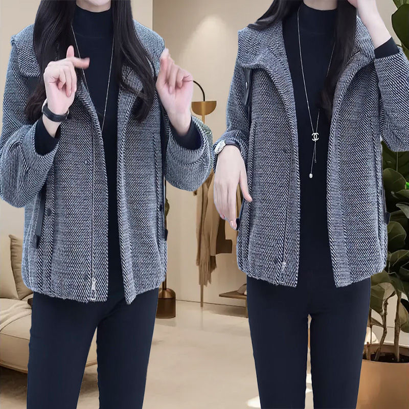 2025年秋冬新款高端短款外套女爆款加厚时尚显瘦遮肉气质休闲大衣