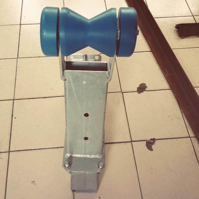 车车拖件游艇配拖车绞盘支架拖车绞盘摩托艇拖绞盘支架价格