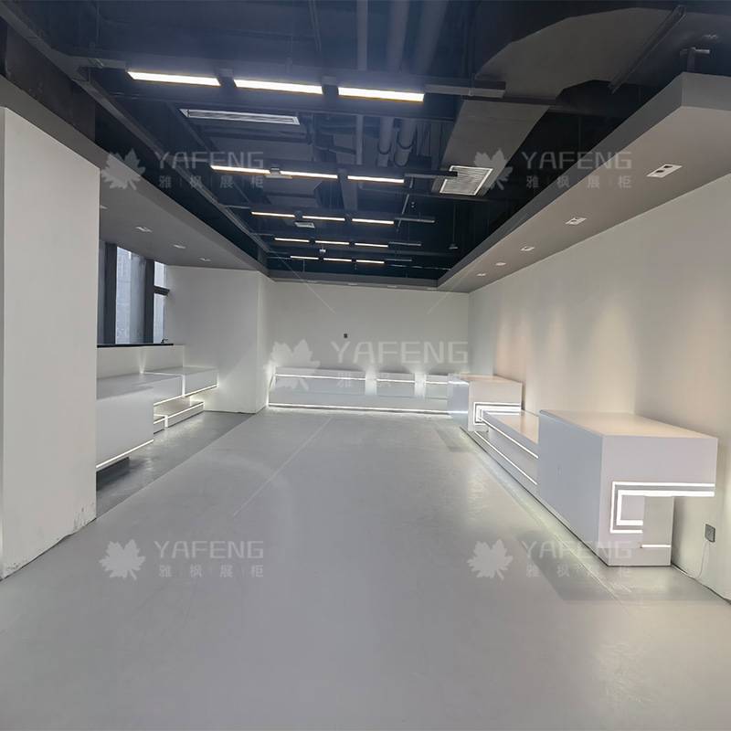 产品展厅展示柜木质带灯地台烤漆展示柜模拟机器设备展柜展厅设计