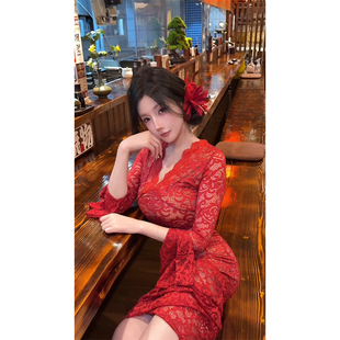魅惑性感蕾丝花边深V领气质连衣裙女喇叭袖 纯欲收腰包臀长裙ins