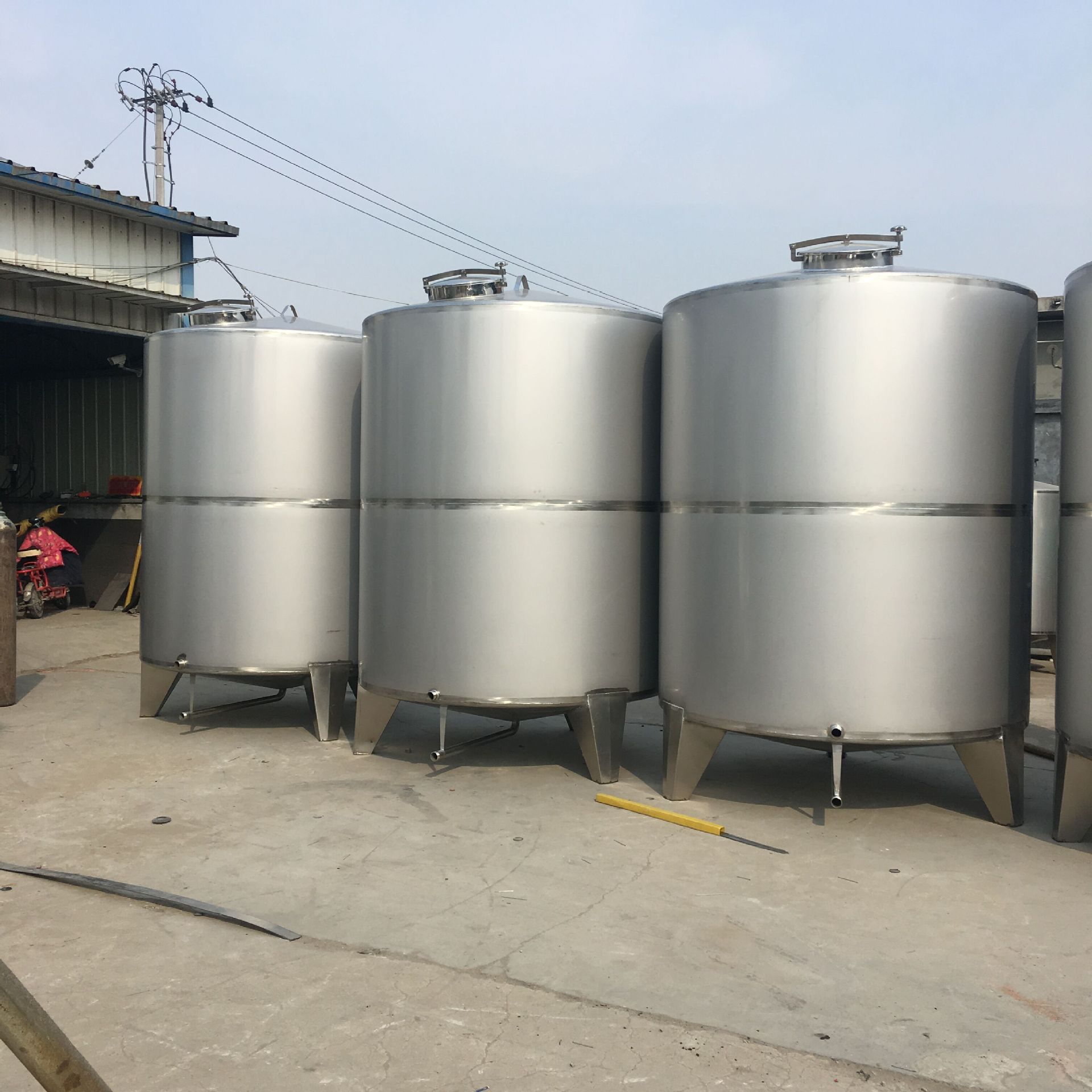 河北承德不锈钢储罐 立式锥底304酒容器不锈钢红酒储存罐