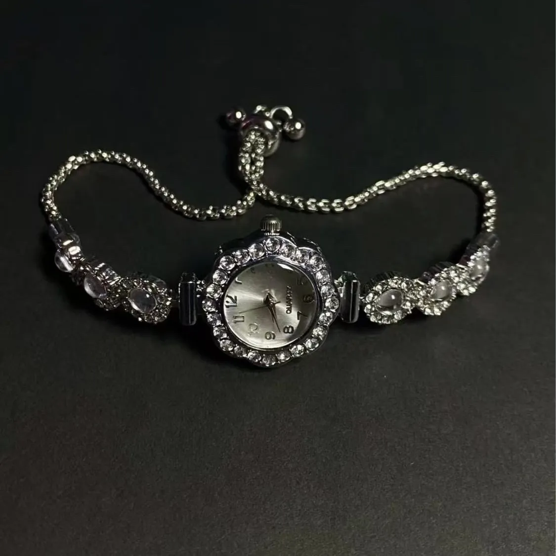 公主风手表女小众轻奢古着满钻