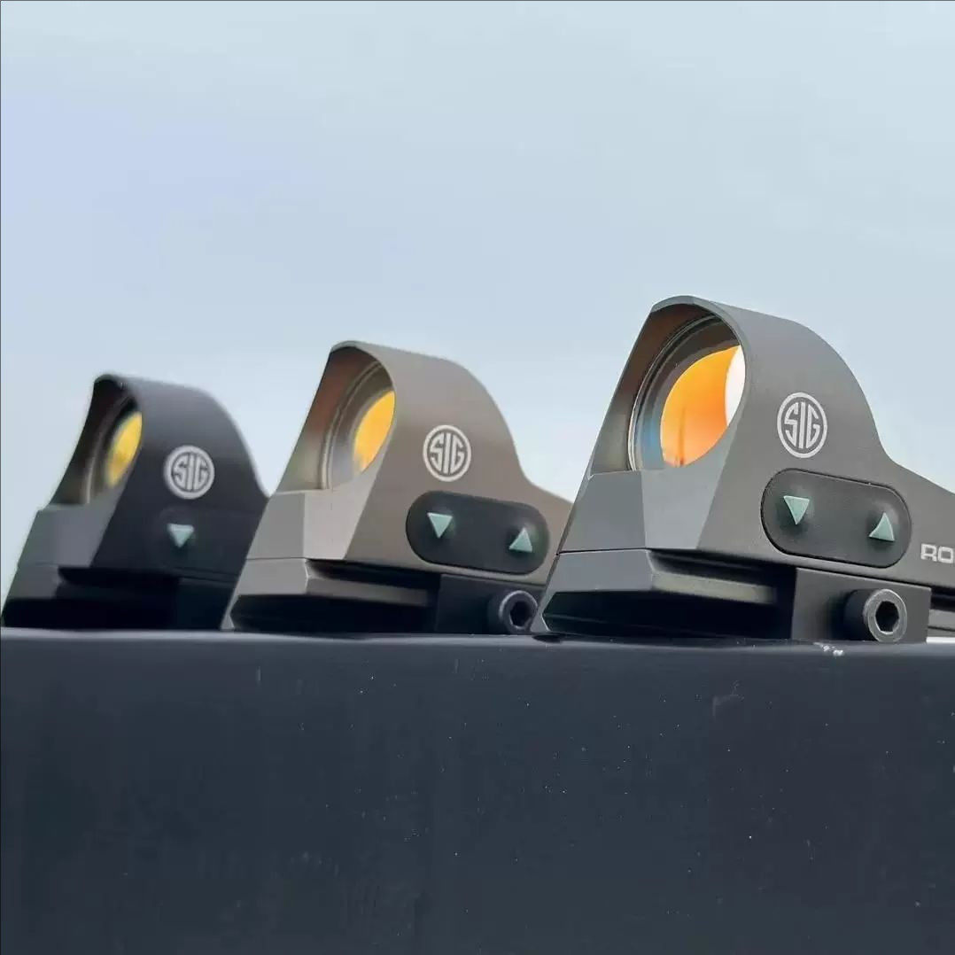 S罗密欧R3模型高透光防震防水弹弓可调节红点瞄具户外摆件模型
