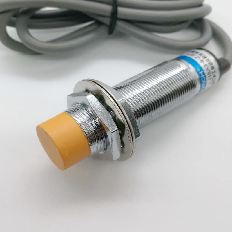 电感式接近开关LJ18A3-8-Z/BY直流三线PNP常开金属感应限位开关24