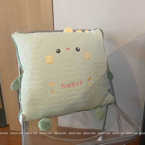 汽车抱枕被子两用夏m季加厚毛毯办公室午睡抱枕二合一折叠被车用