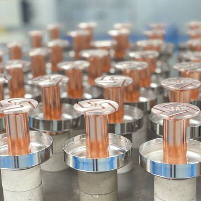 旭虹牌输配电用户外柱上开关中压真空断路器ZW32专用开关管高绝缘