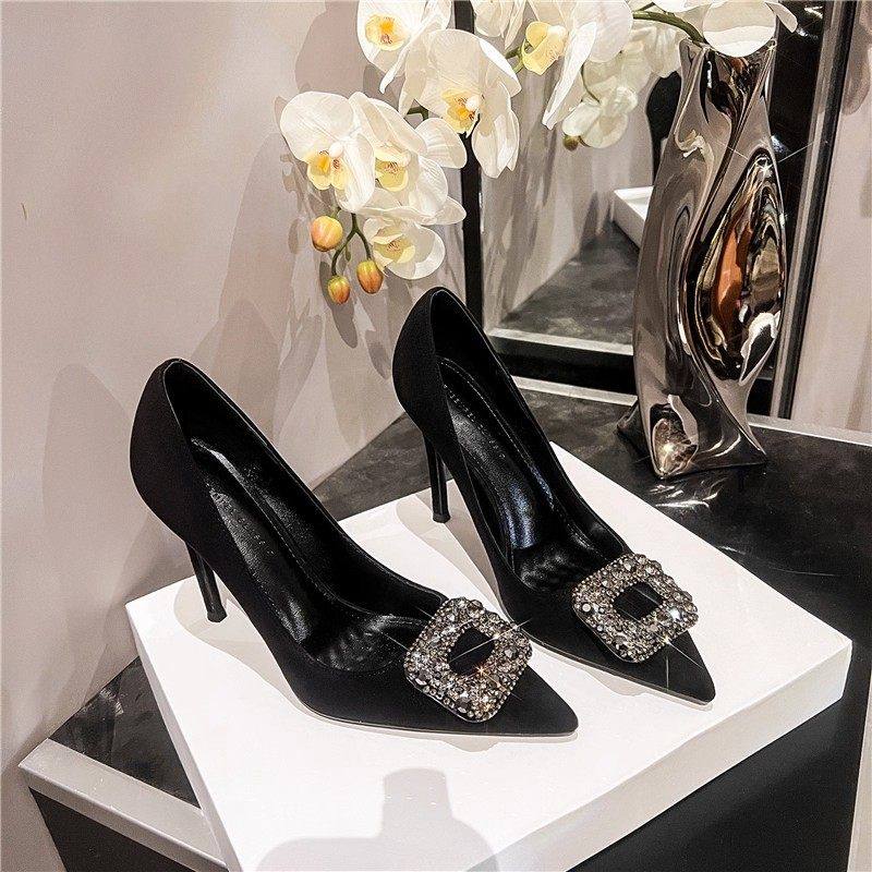 黑色绒面方扣水钻高跟鞋女气质不累脚细跟绝美工作单鞋2026春新款,女鞋,浅口单鞋,淘宝优惠券,粉丝福利购,淘宝优惠卷