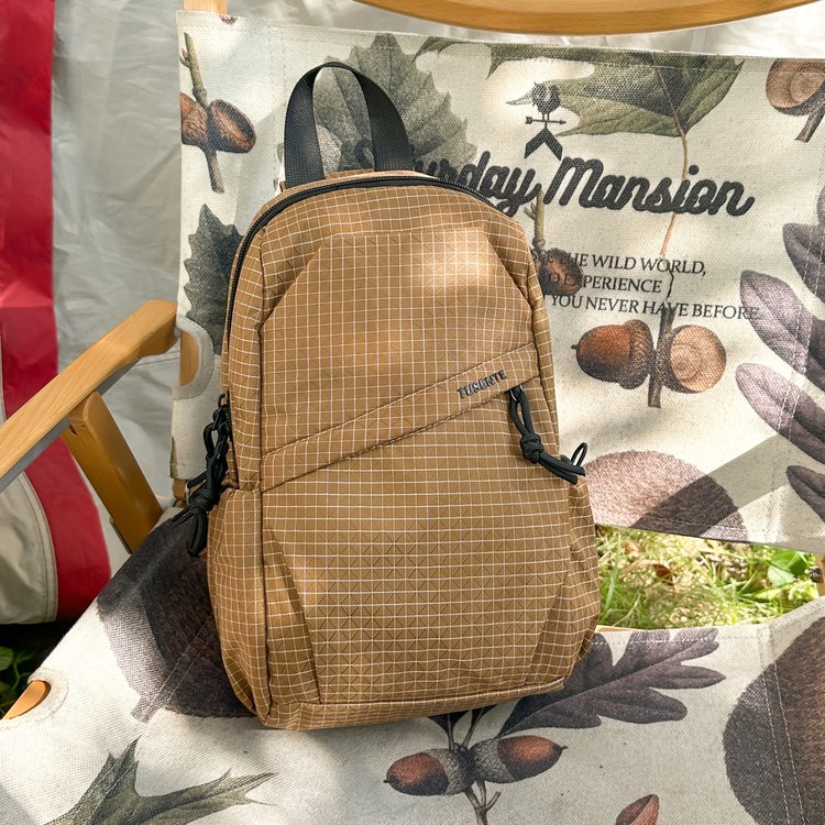 都市运动男女同款格子胸包男士包