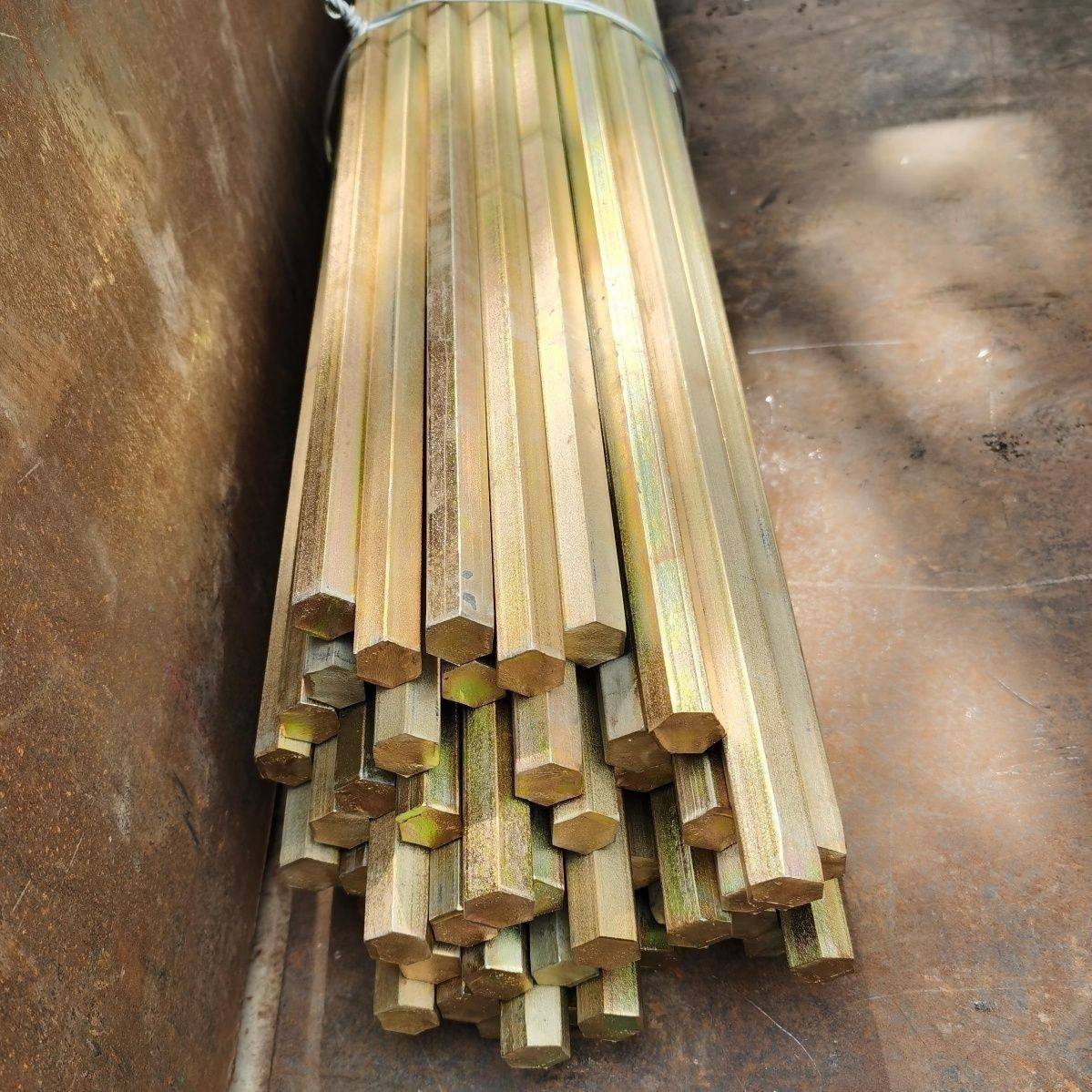 六方四方轴播种机肥轴旋耕机肥盒轴播种机六方钢微耕机配件大全