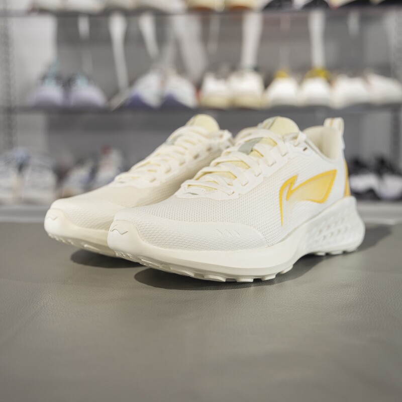 李宁正品新款轻云女子潮流百搭低帮轻盈透气休闲慢跑鞋ARSV038-11