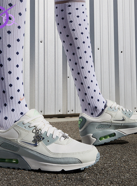 Nike/耐克正品Air Max 90女士低帮气垫减震耐磨跑步鞋FN6948-100