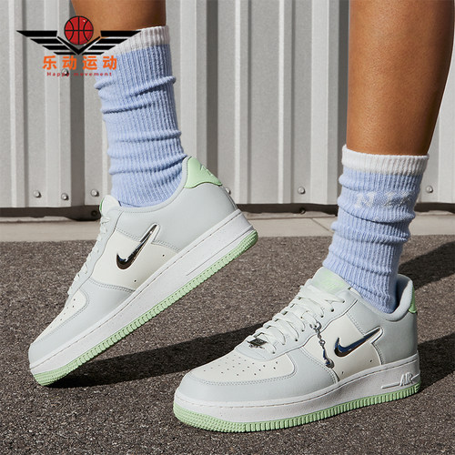 Nike/耐克女士耐磨低帮运动鞋