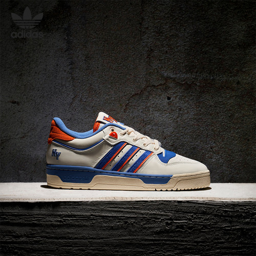 阿迪达斯男女透气时尚运动板鞋