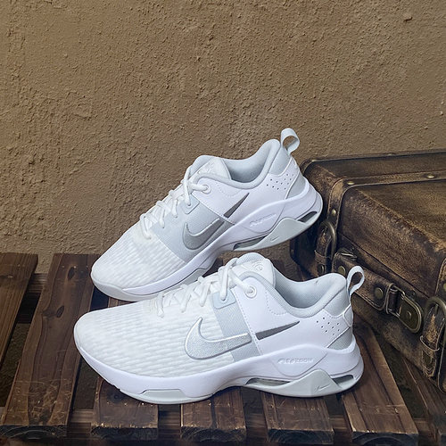 Nike/耐克正品当季新款女子低帮运动跑步鞋DR5720-101