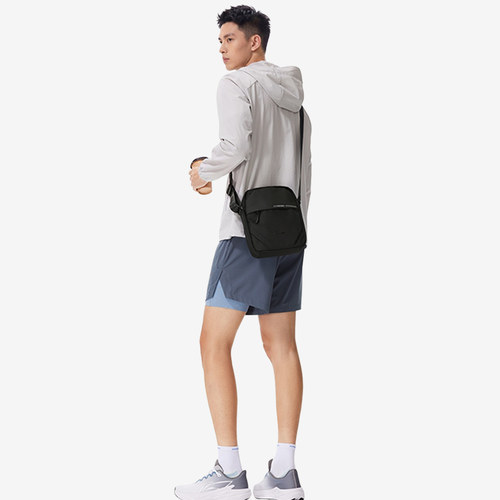 李宁正品健身系列男女训练比赛运动休闲日常运动斜挎包ABDW263-1