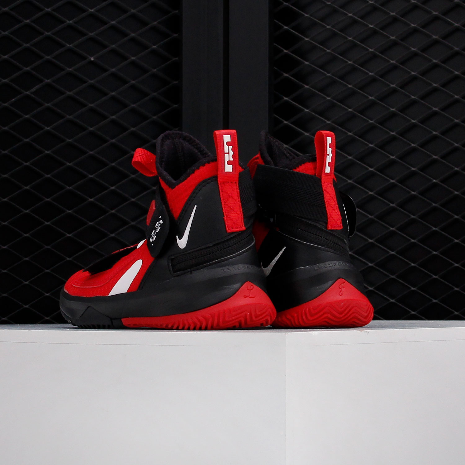 NIKE/耐克正品 当季新款大童（男孩）防滑运动篮球鞋 CQ4644