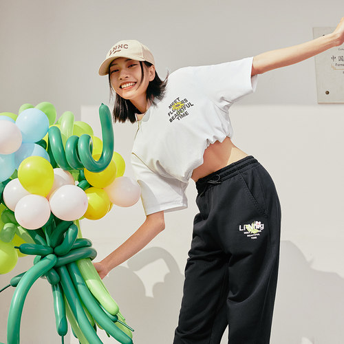 Lining/李宁正品2024春季新款女士圆领宽松舒适运动T恤AHSU698