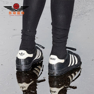 阿迪达斯正品 休闲鞋 三叶草女士经典 素时尚 JP7141 四指元 Adidas