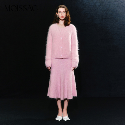 羊驼毛小V领休闲套头毛衣