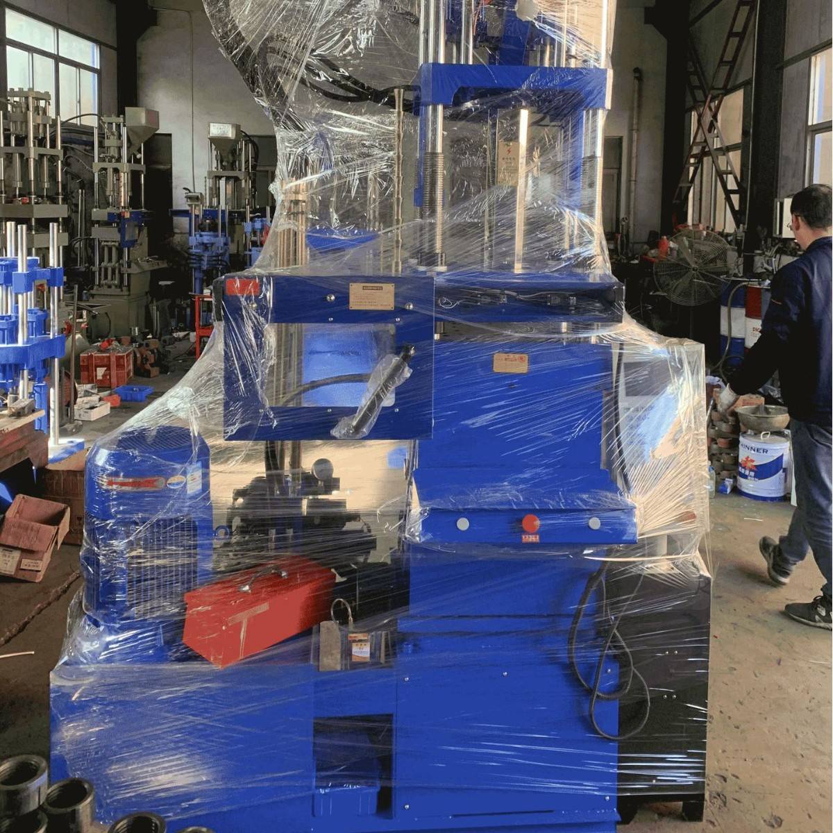 大型立式注塑机SZL-80多功能打造机破碎机塑料包胶成型机厂家