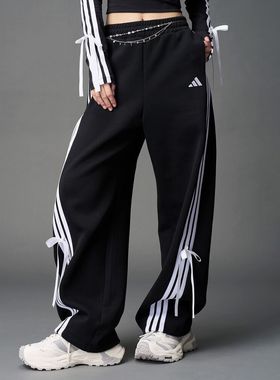 adidas阿迪达斯女子时尚扭扭裤香蕉裤运动三条纹长裤KG3855