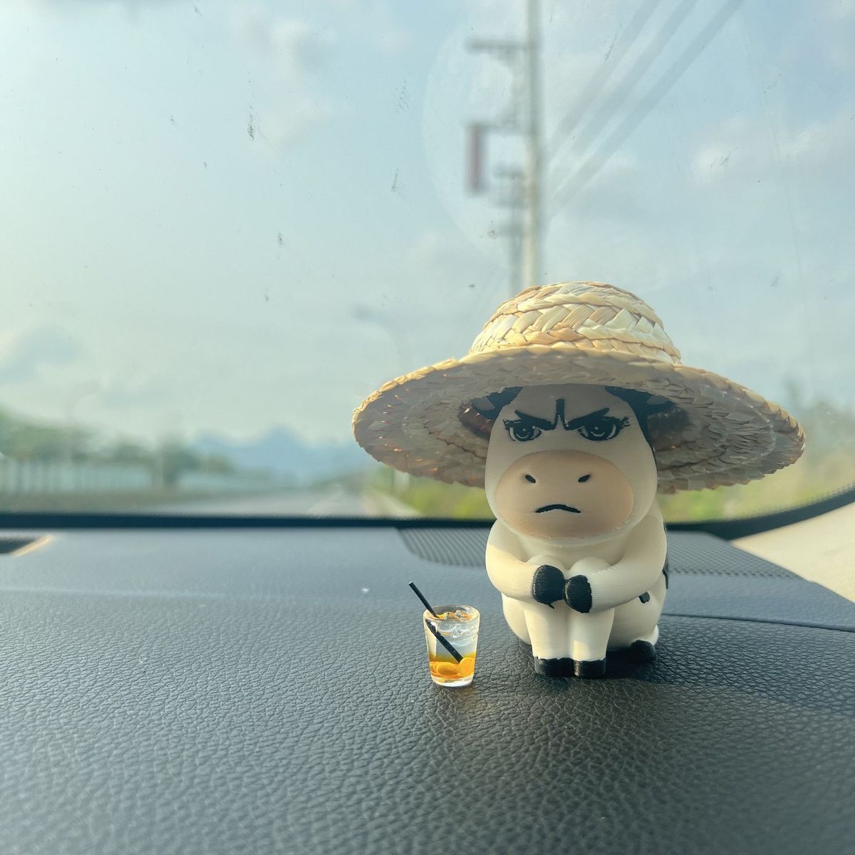emo草地牛手办可爱丑萌牛