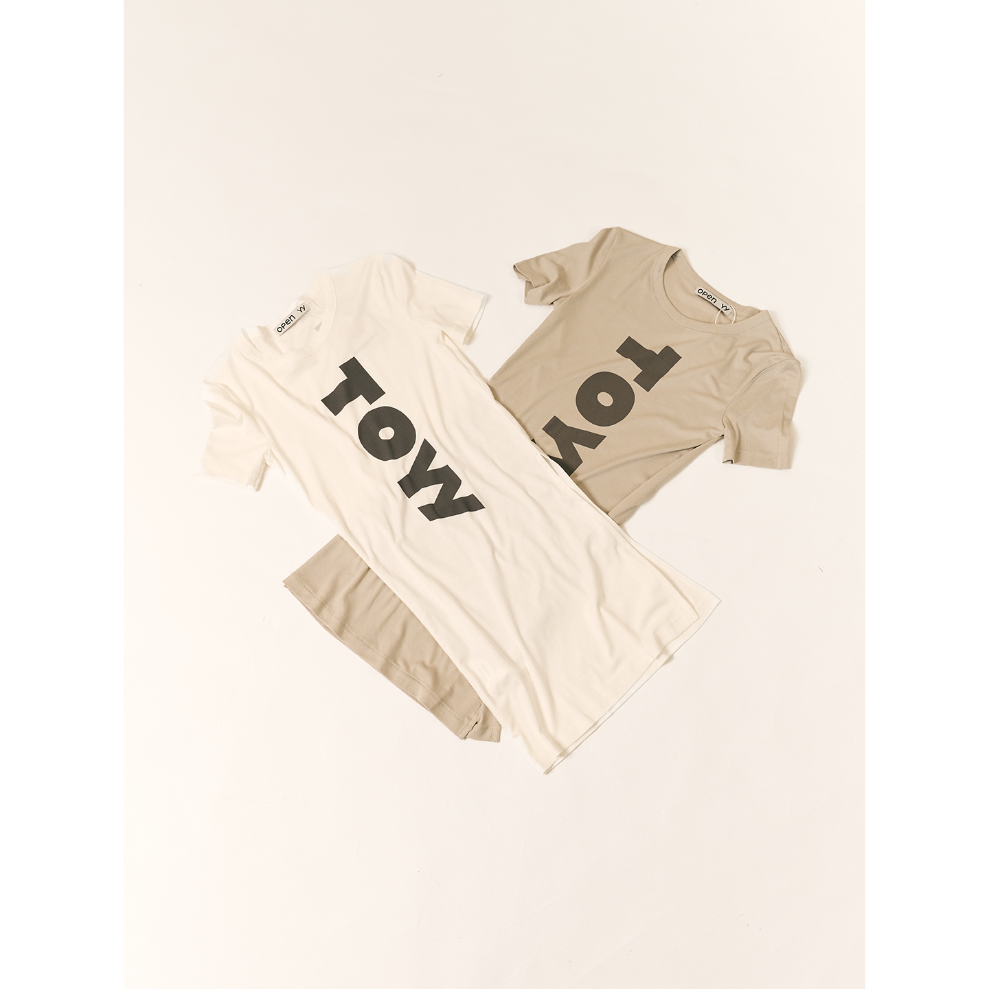 OPENYYTOYY侧开衩T恤