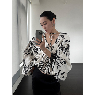 JACQUES WEI 设计师品牌 25早秋新品 花卉抽褶度假感衬衫  SOLSOL