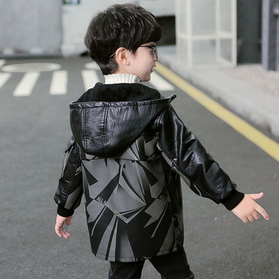 童装加绒加厚皮衣新款2025中长款男童中大童秋冬带帽皮外套潮